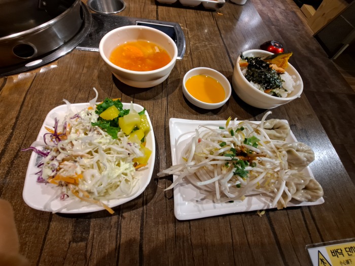 죽-쌀국수-샐러드