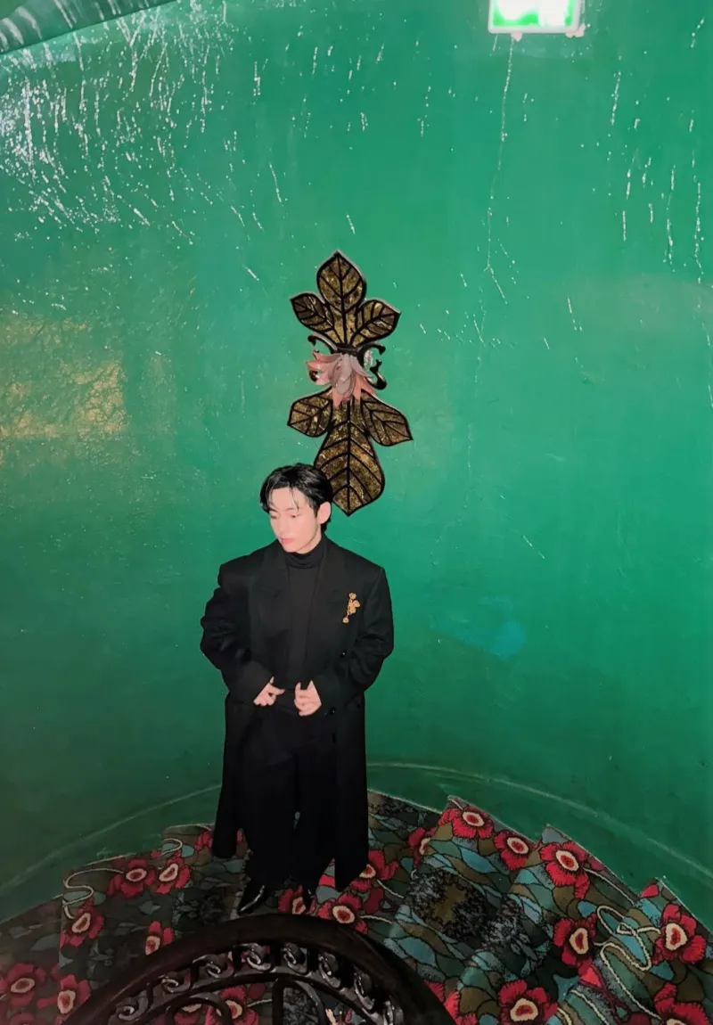 BTS 뷔, 뷔 공항패션, 뷔 패션위크 참석, 뷔 셀린느 패션쇼, 뷔 셀린느 앰버서더, 뷔 셀린느 2026, 셀린느 2026 컬렉션, 셀린느 패션 트렌드, 파리 패션위크, 인천공항 뷔 출국, 뷔 런웨이 룩, 뷔 셀린느 2026 컬렉션, 셀린느 글로벌 앰버서더, 생클루 국립공원 패션쇼, 뷔 패션 아이콘, BTS 뷔 셀린느, 뷔 셔츠 스타일, 셀린느 캐시미어 카디건, 뷔 히로노 인형, 뷔 셀린느 화보, 셀린느 남성룩, 뷔 셀린느 무드, 뷔션위크, Vashion Week, TaehyungXCeline