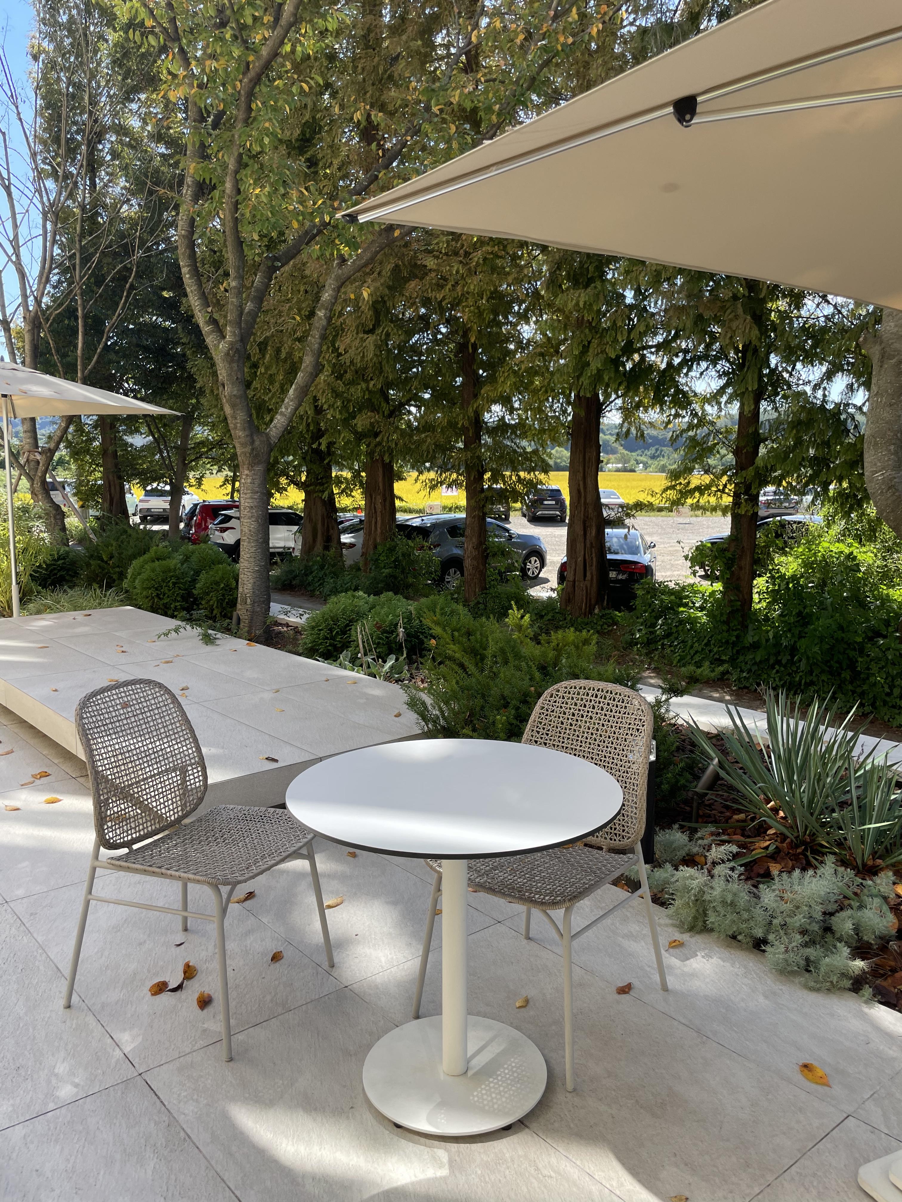 파주 공릉저수지 대형카페 모쿠슈라 프렌치카페