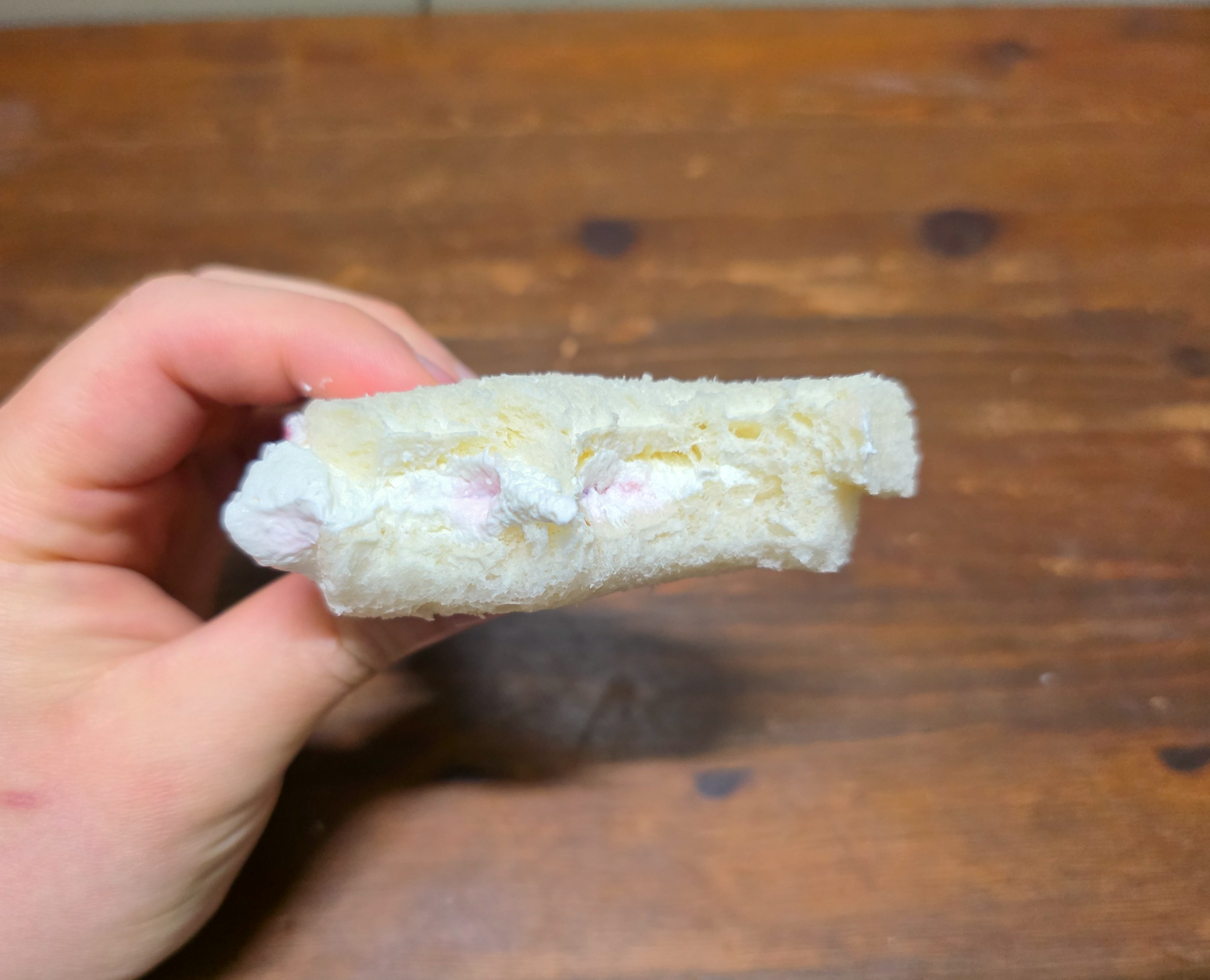 GS25디저트신상맛삼춘딸기샌드