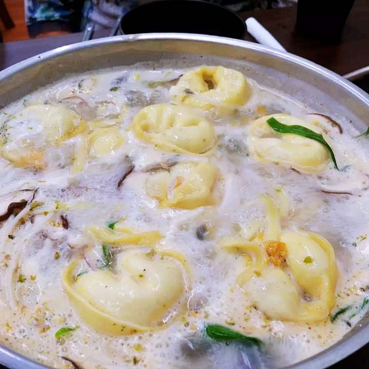 6시내고향 강원 철원 만두전골 만두소에 무우가 들어간 손만두 버섯전골 맛집 오늘 방송 추천