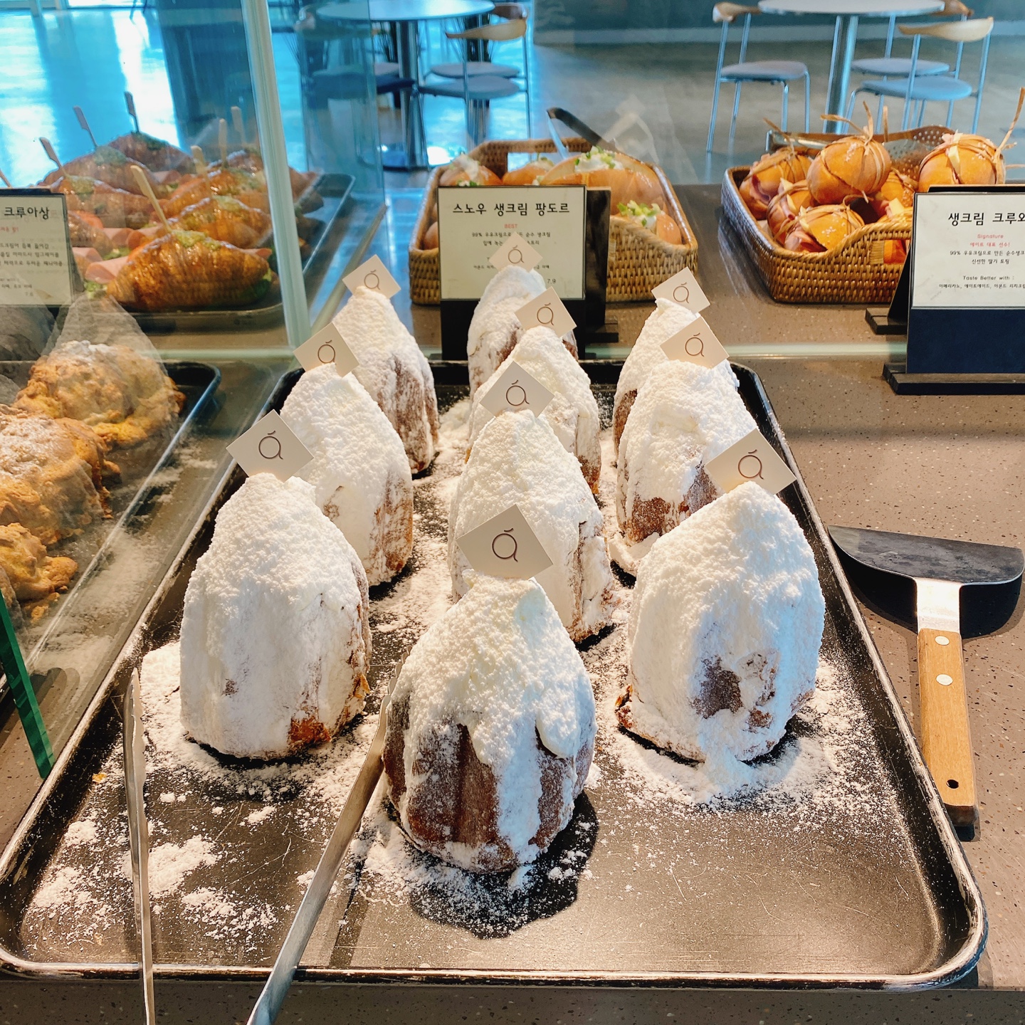 대전 대형베이커리 카페 크로넛 유성공원 에이트 aight