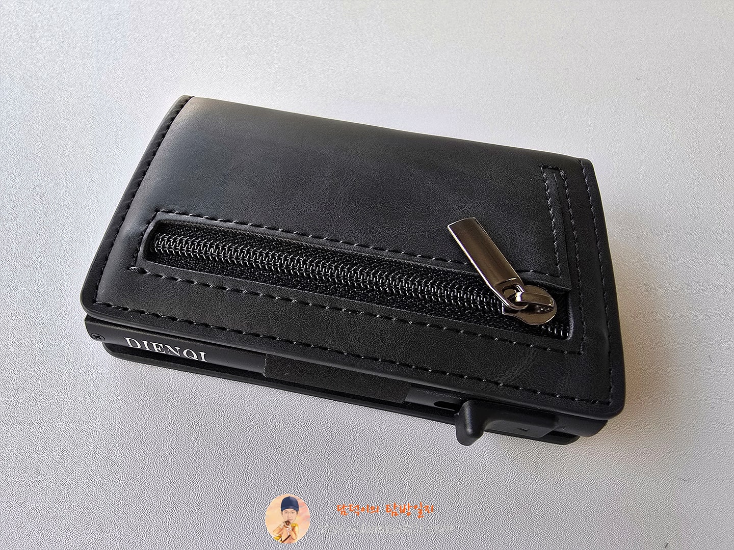 마그네틱 신용 카드 소지자 럭셔리 남성용 지갑 Rfid 차단 팝업 미니멀리스트 지갑 가죽 은행 카드 소지자 케이스 Vallet for Men