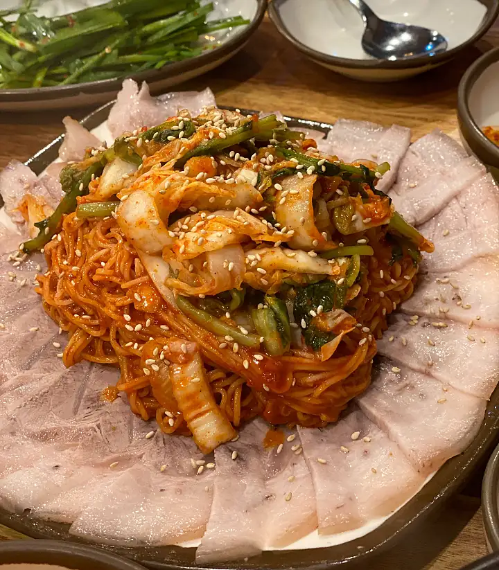 백반기행 177회 윤소이 편 돼지국밥 비빔수육국수 비빔국수 수육 합천 맛집 소개