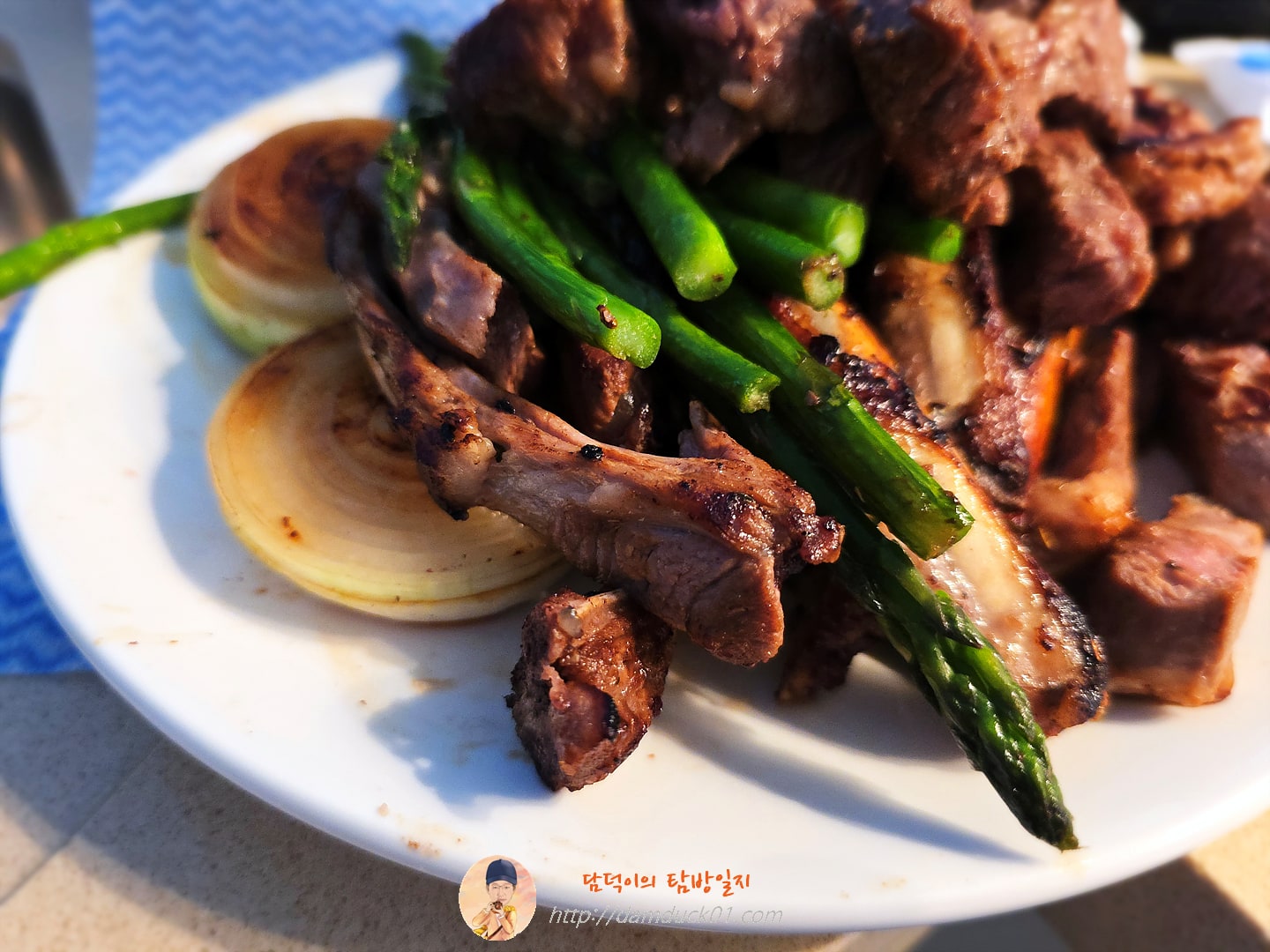 Woolworths Lamb Extra Trim Cutlets / Woolworths Beef T Bone Steak Medium