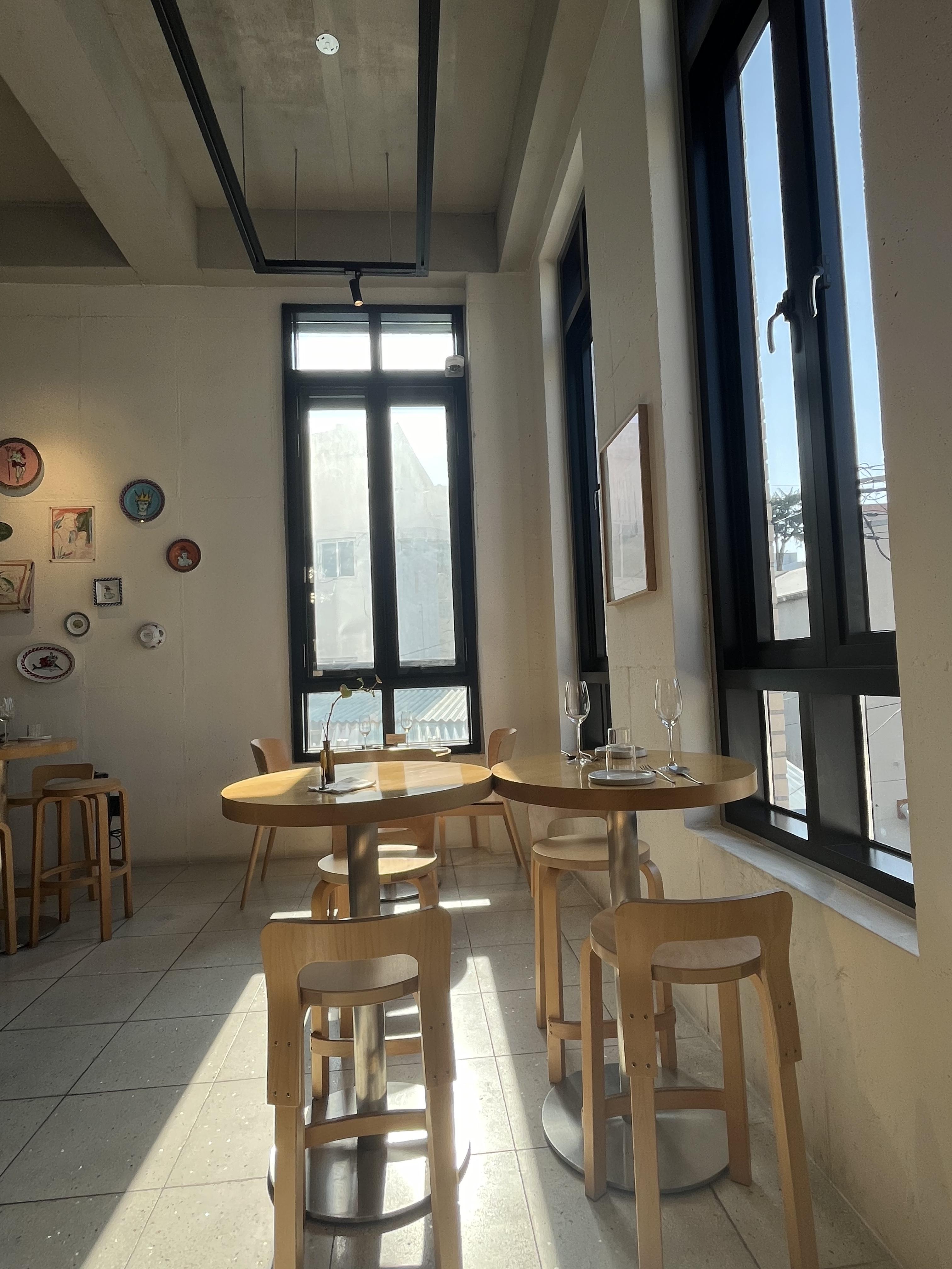 대구 노세콘도 창가 인테리어