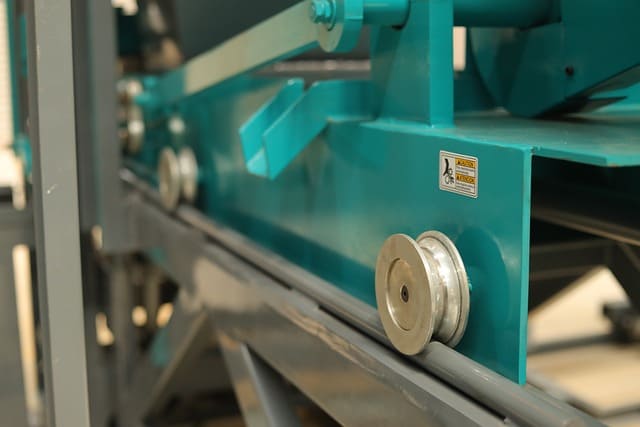 방진 패드와 댐퍼를 활용한 기계 진동 및 소음 감소 기술