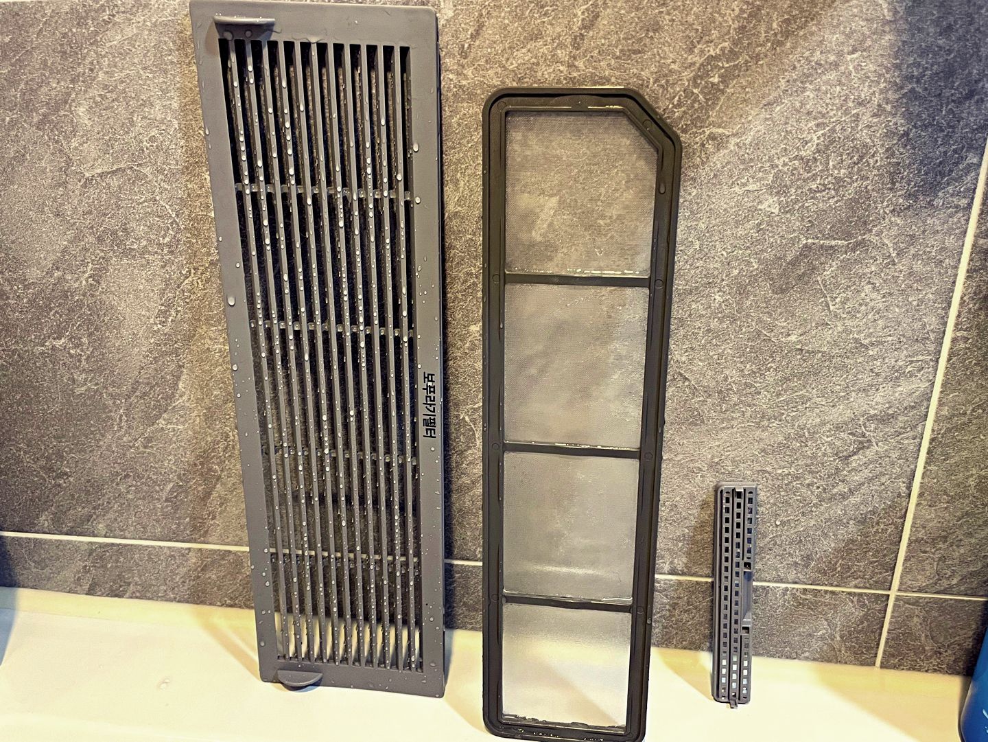 엘지 스타일러 먼지필터 물청소 방법