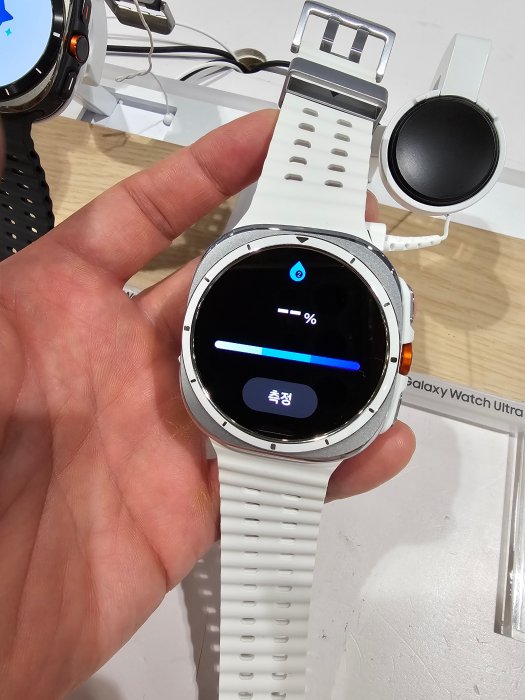 갤럭시워치-울트라-디스플레이