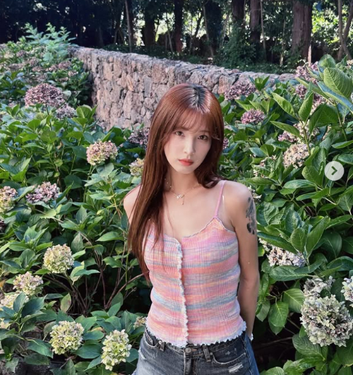 율희, '장발 여신' 변신에 깜짝! 이혼 후 '아이돌 비주얼'로 연기 복귀?!