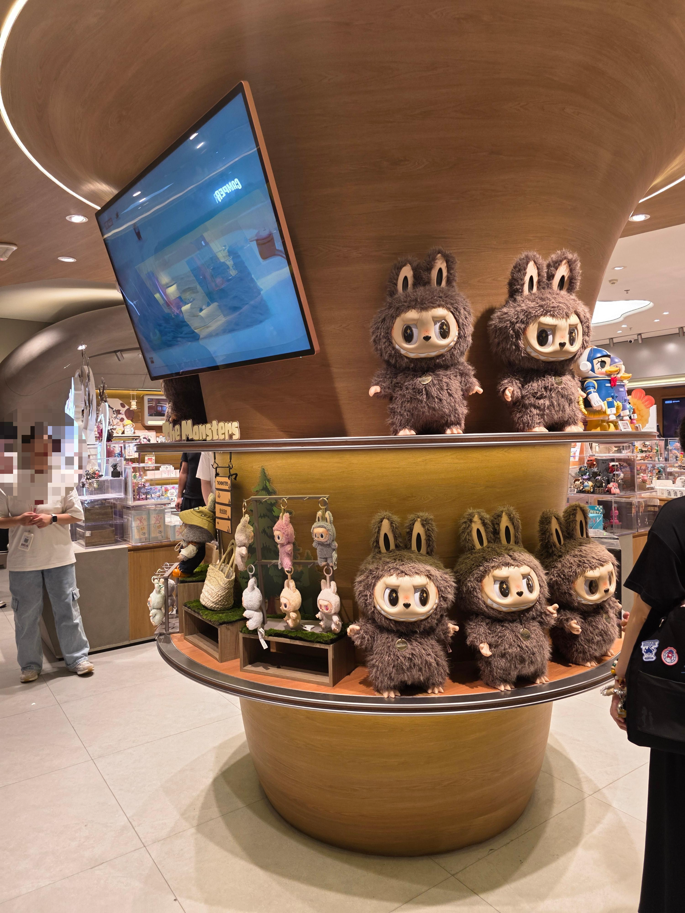 베이징 싼리툰 팝마트 라부부 베이비크라이 가격 위치 01