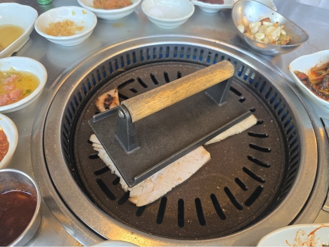 껍데기 굽는 사진