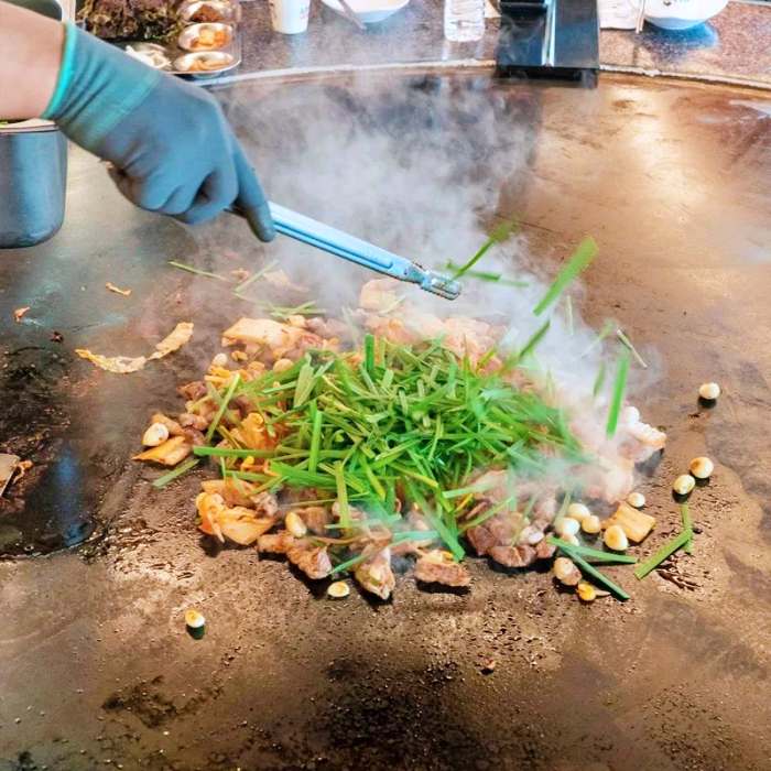 서민갑부 철판 삼겹살 행주산성 맛집 전참시 이영자 추천 삽자루 지리산 흑돼지 구이 비빔국수 잔치국수 연 매출 20억 원 조태중 방송 정보
