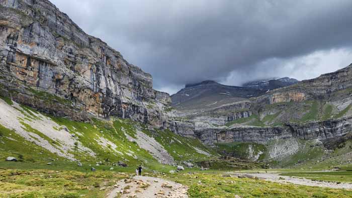 오르데사 이 몬테 페르디도 국립공원의 중심에 속에서 말꼬리 폭포를 찾아