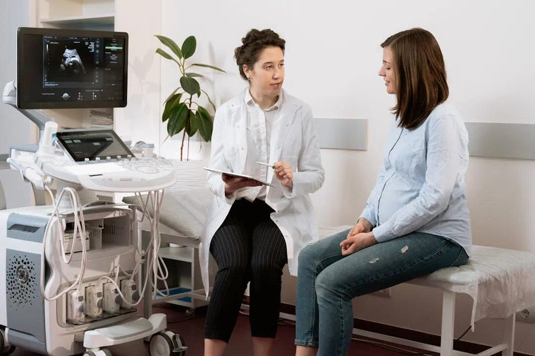 보건증 발급을 위해 검사항목에 관련된 모습1