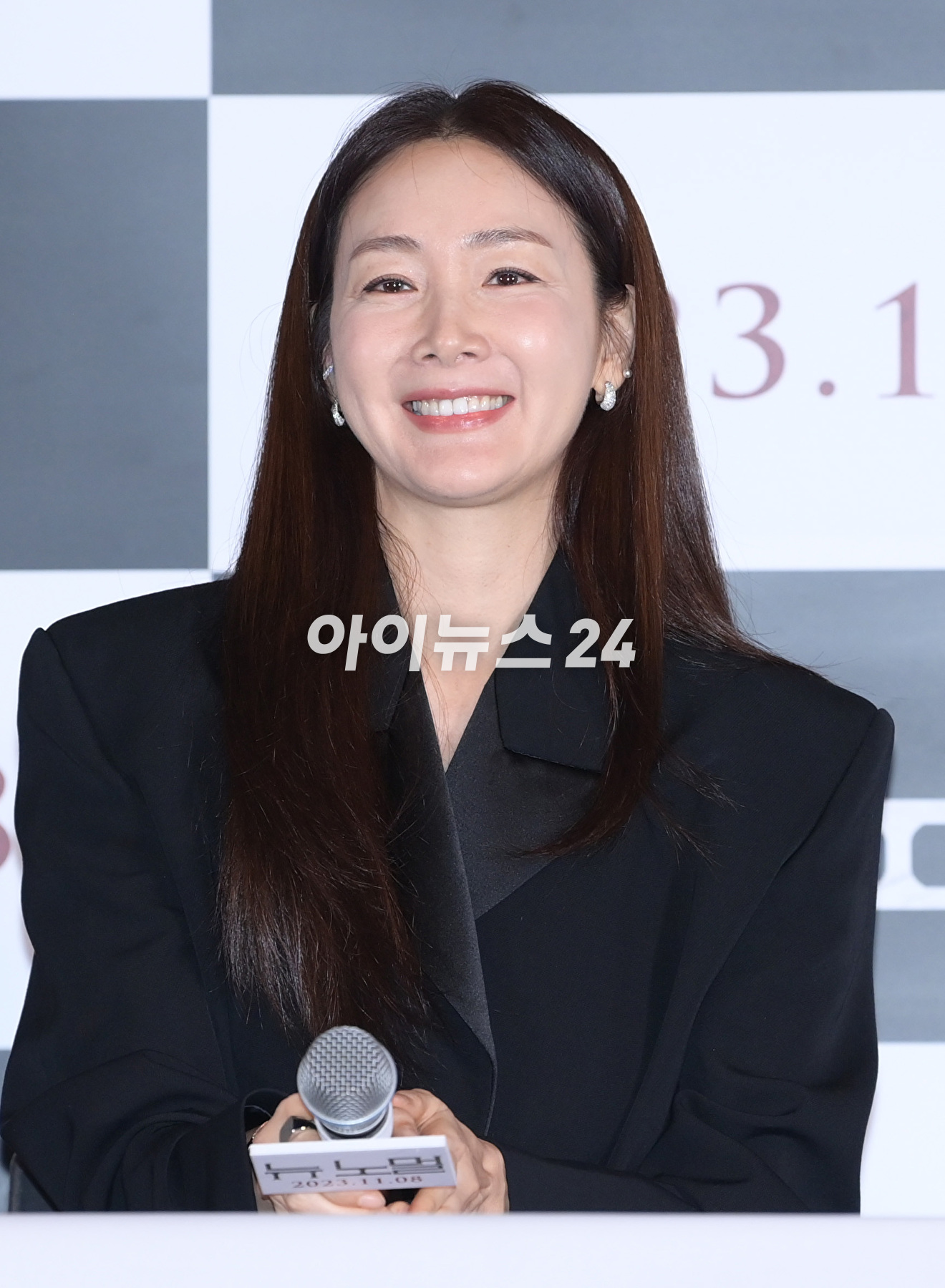 배우 최지우가 27일 오후 서울 CGV 용산아이파크몰에서 열린 영화 '뉴 노멀'(감독 정범식) 언론시사회에 참석하고 있다. [사진=정소희 기자]