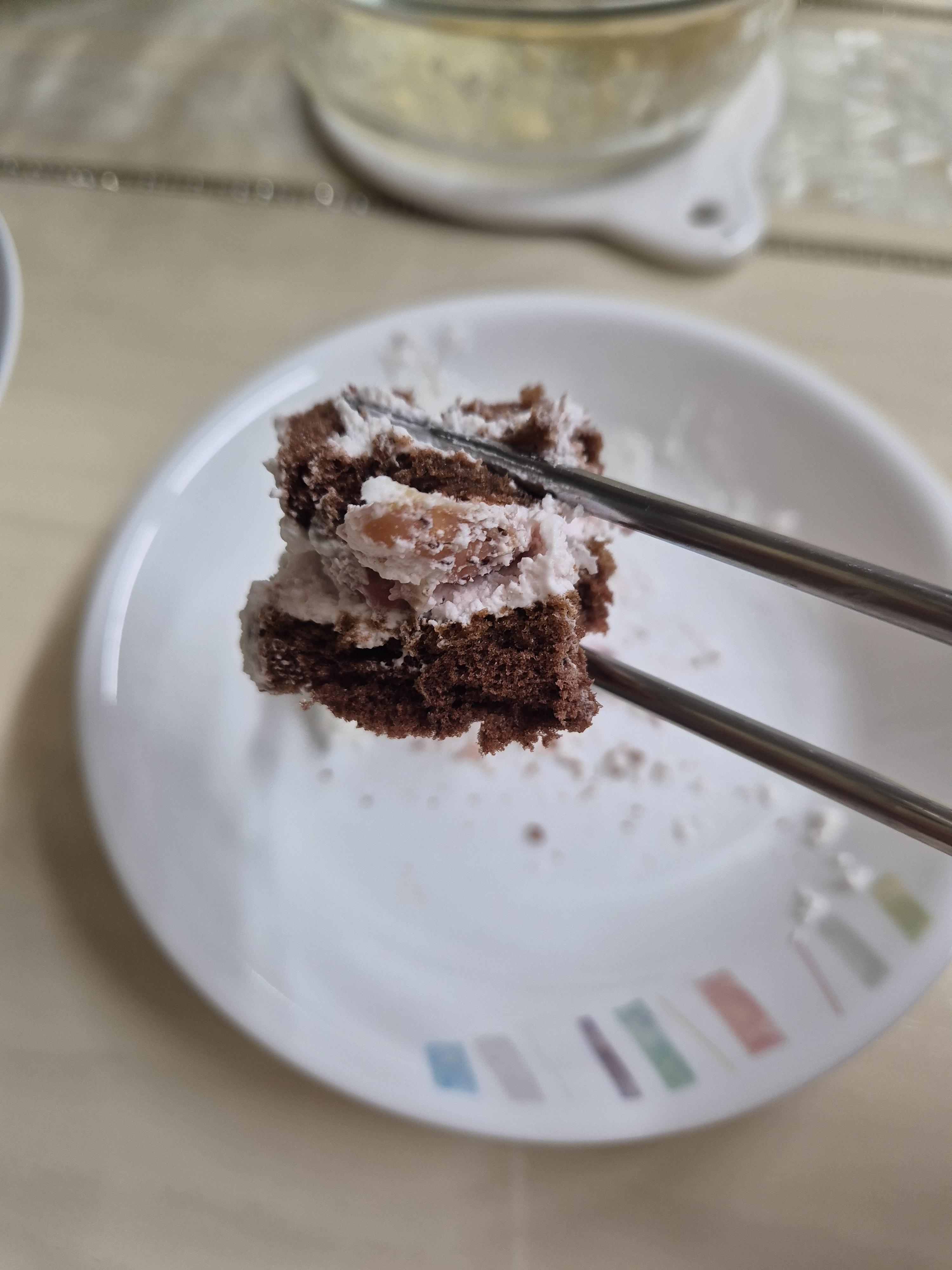 성심당 딸기모짜르트 한입