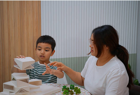 움직임이 많은 아이