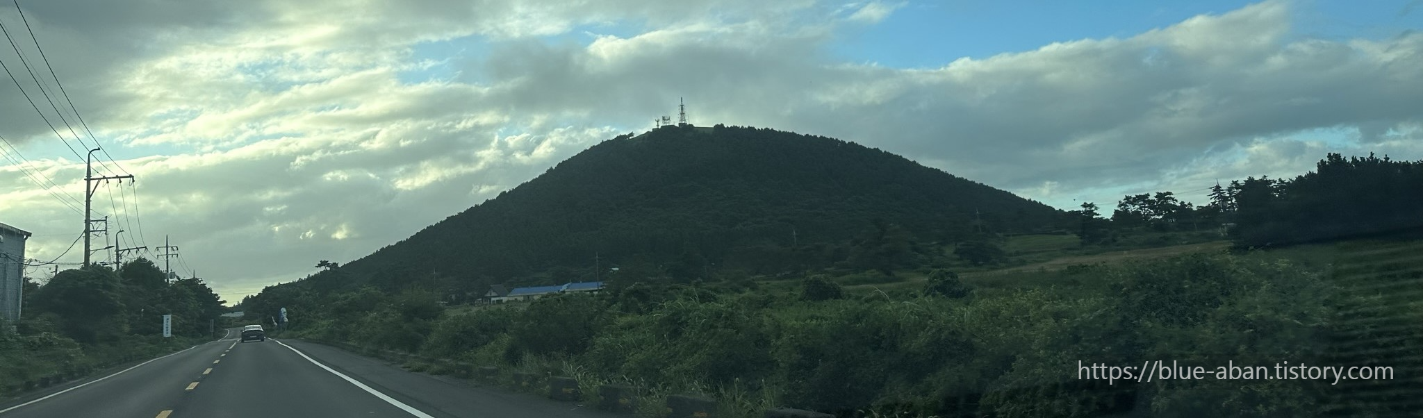 금오름 가는길