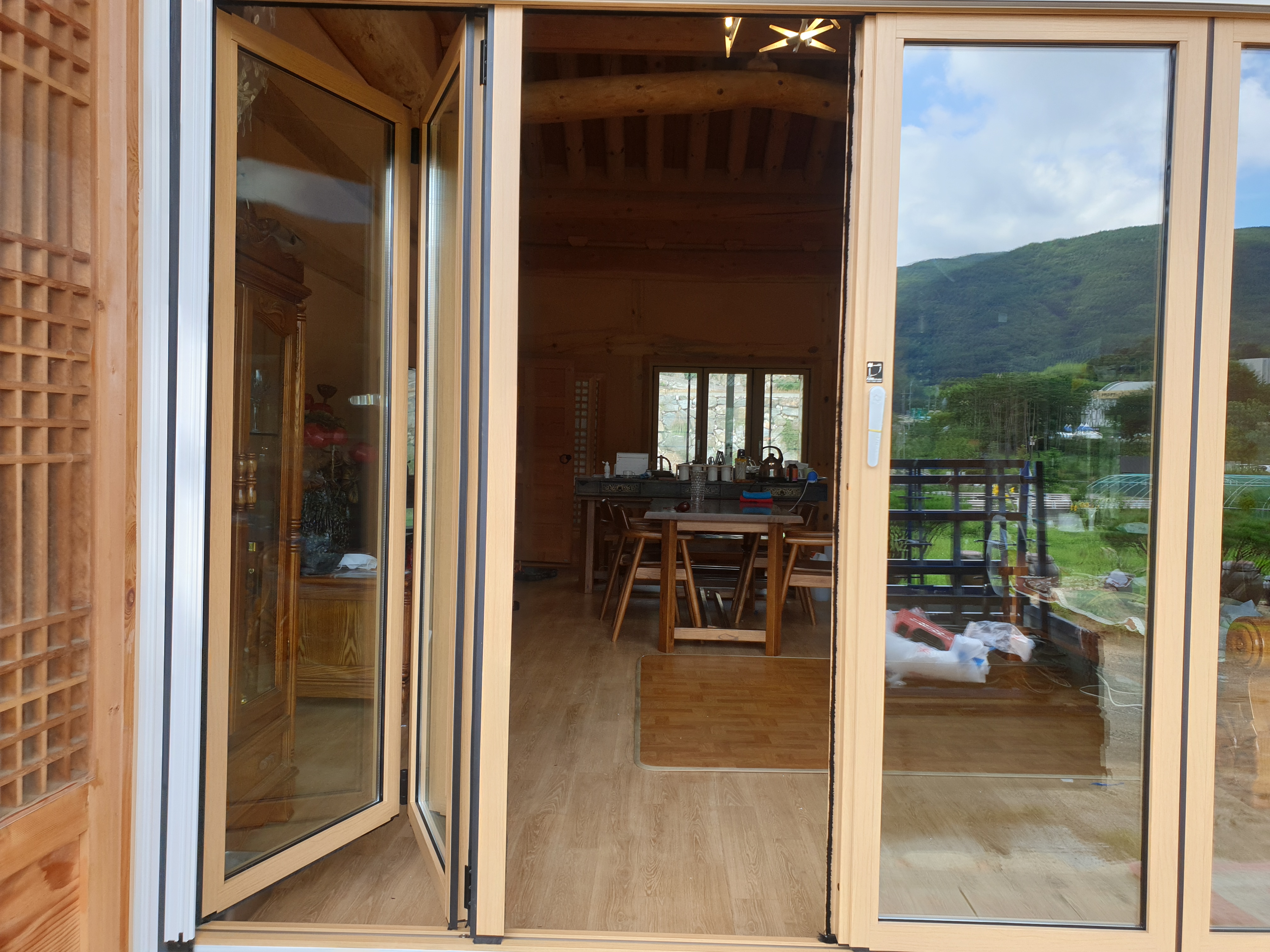 한옥 폴딩도어 완성