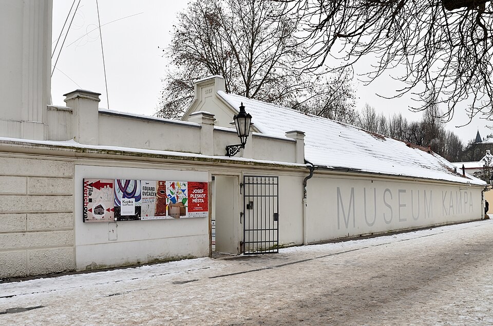 체코 프라하 캄파 미술관 – 블타바 강변의 초현실주의 보물