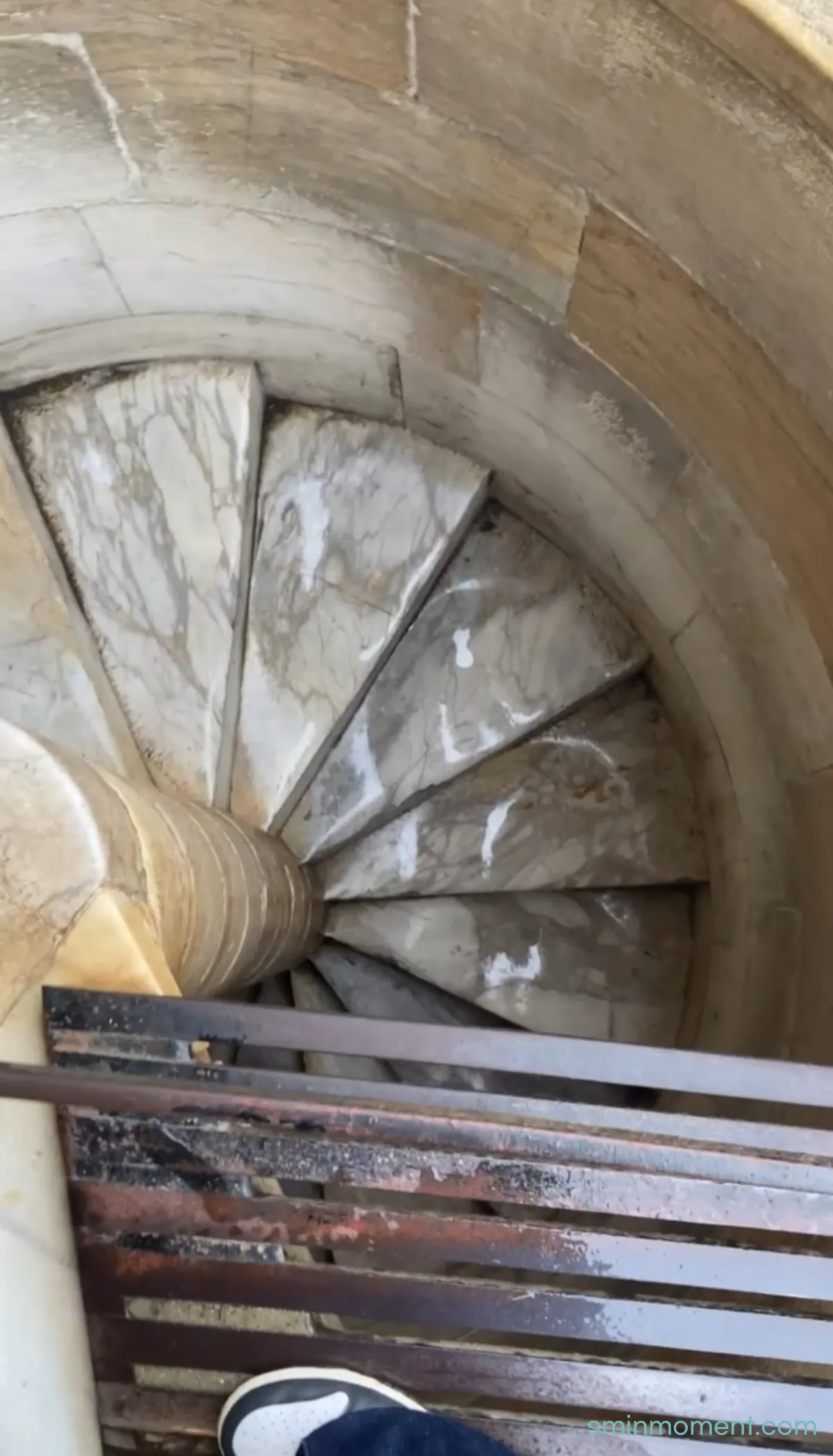 피사-피사의사탑-전망대-내려가는길-미끄러운계단