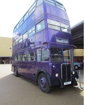 영화 속 등장 3층 버스, 실제로 존재했나...그리고 가능할까 IDEO: Did You Know That Triple-Decker Buses Actually Existed?