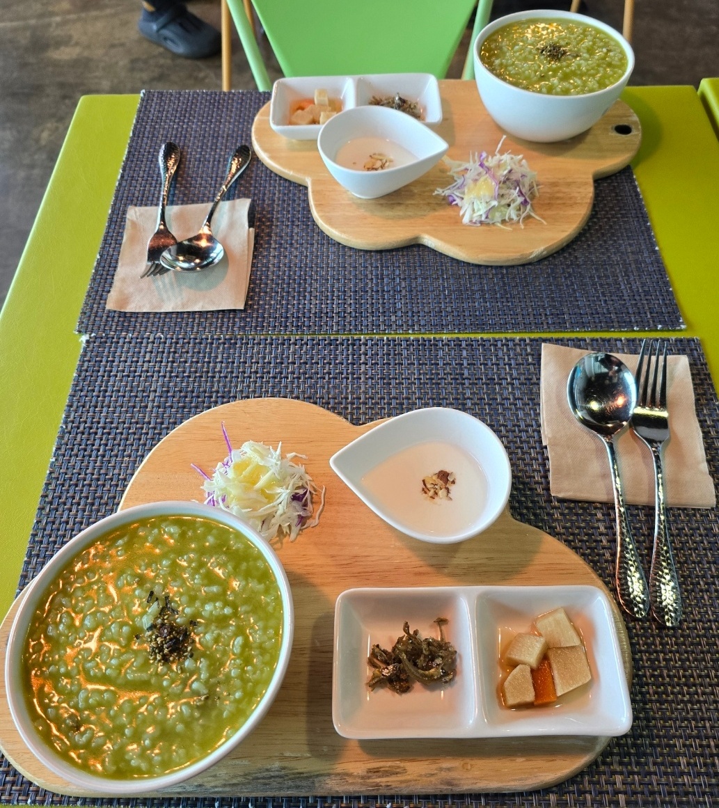 펜션 조식 전복죽 이미지