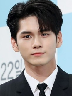 옹성우 워너원 가수 데뷔