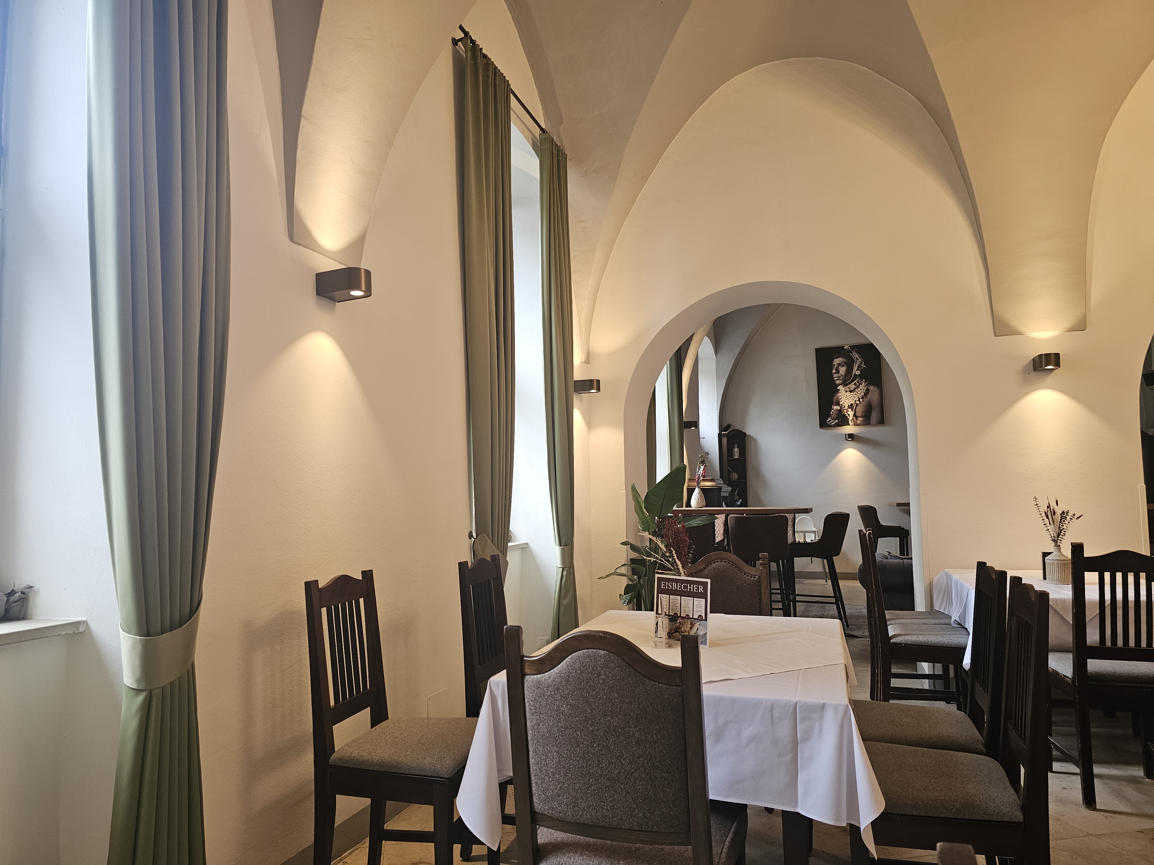 헬브룬 궁전 정원 내부 레스토랑