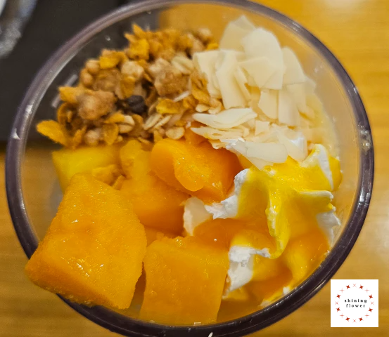 메가커피-망빙 젤라또 윗부분