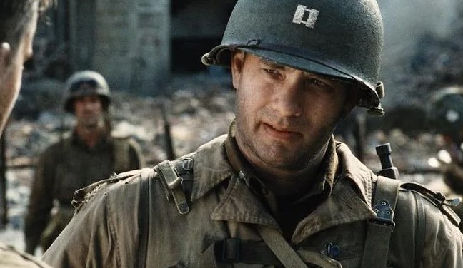 스티븐 스필버그 감독의 라이언 일병 구하기(Saving Private Ryan, 1998)의 한 장면. 영웅주의를 걷어낸 평범하고도 위대한 인간의 책임감을 보여주었다.