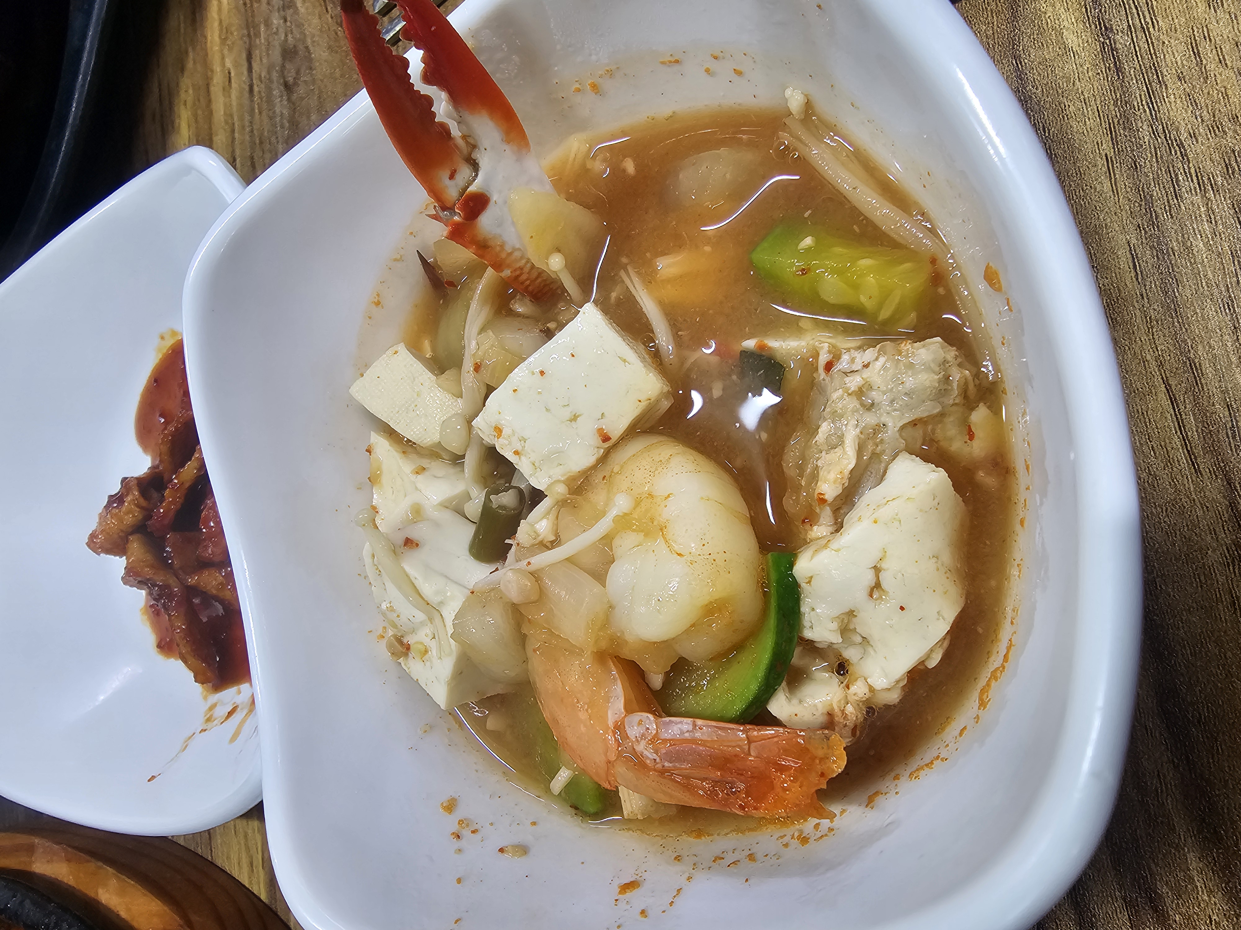 부산 대신동 부산해물찜 본점 개인 그릇, 덜어 담은 해물된장찌개