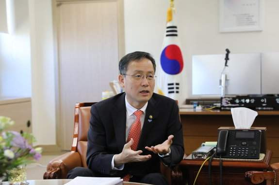 이형일 경제부총리 프로필: 나이 학력 고향 행시 36회 재경부 1차관에서 부총리 발탁까지