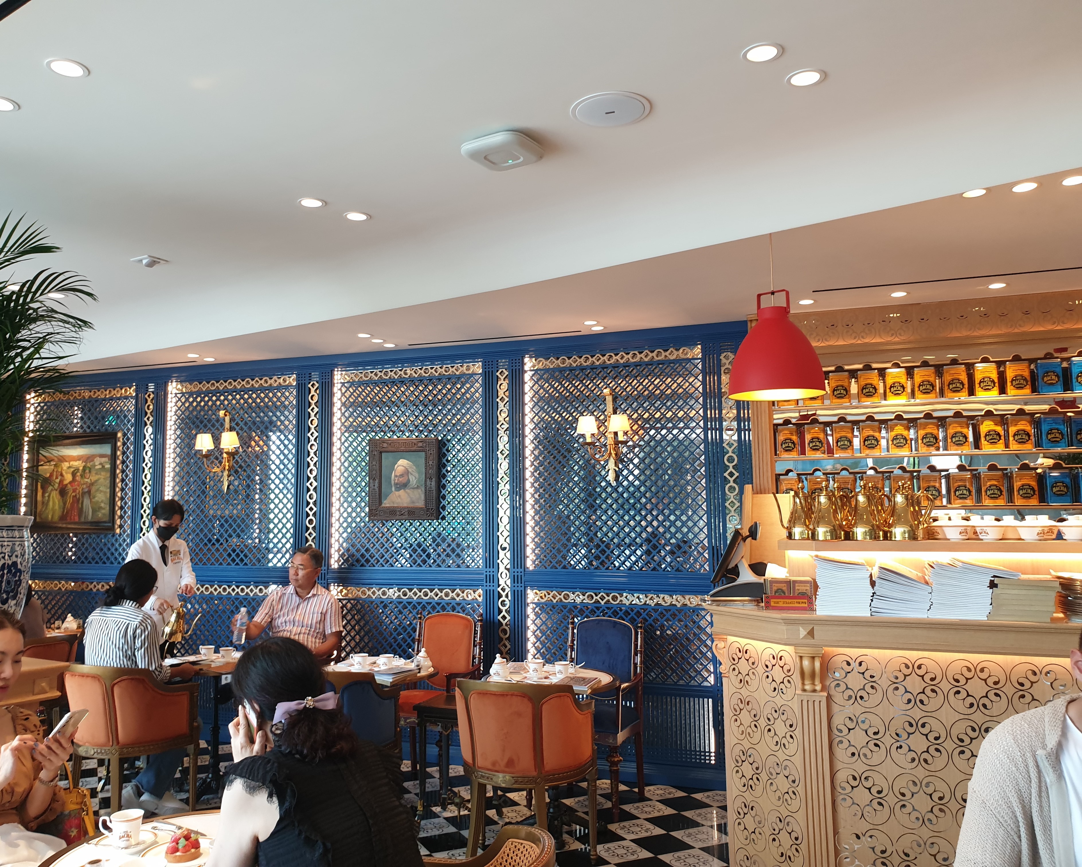 청담 바샤커피 테이블