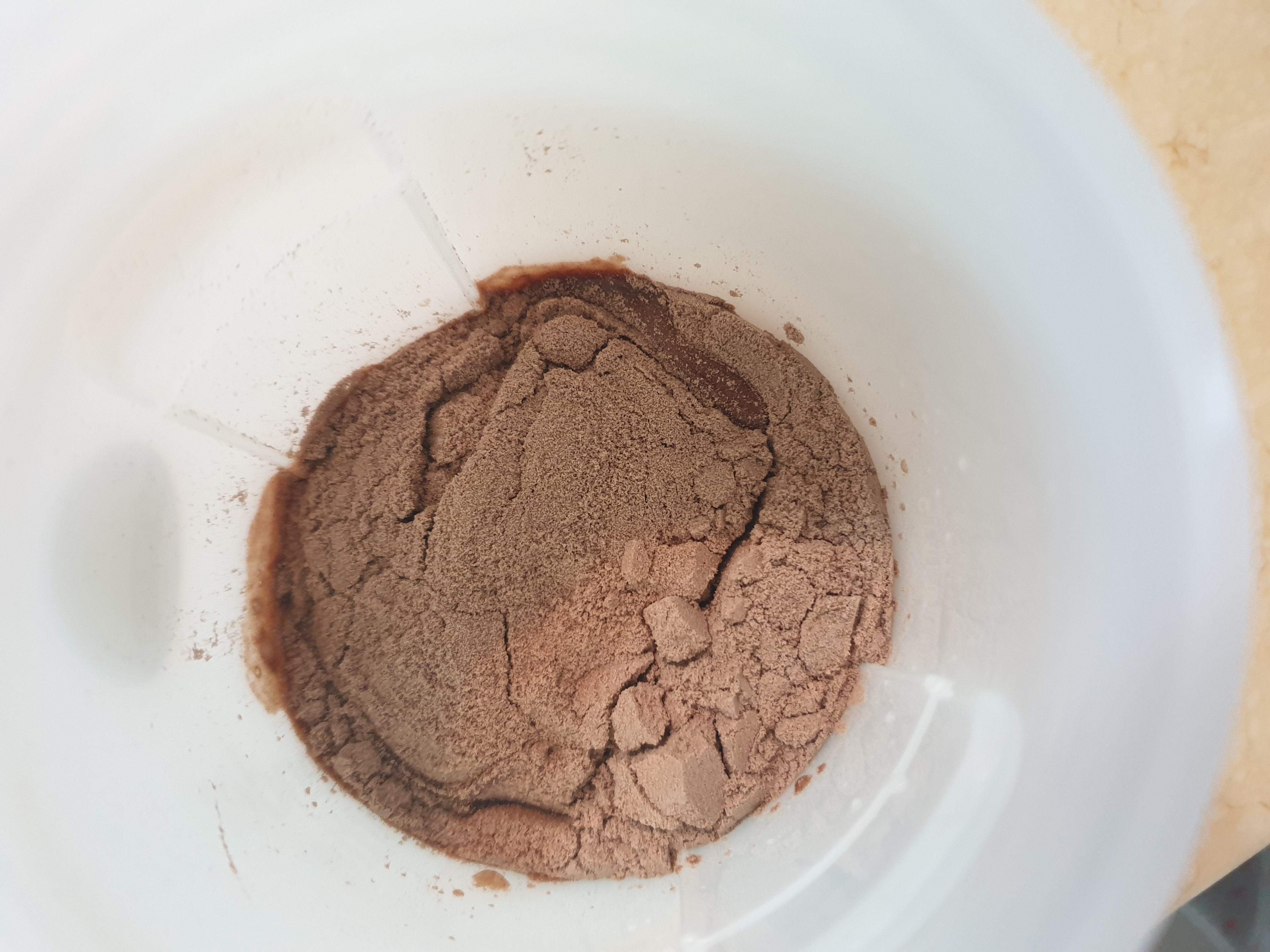 마이프로틴-초콜릿브라우니-물-혼합-사진