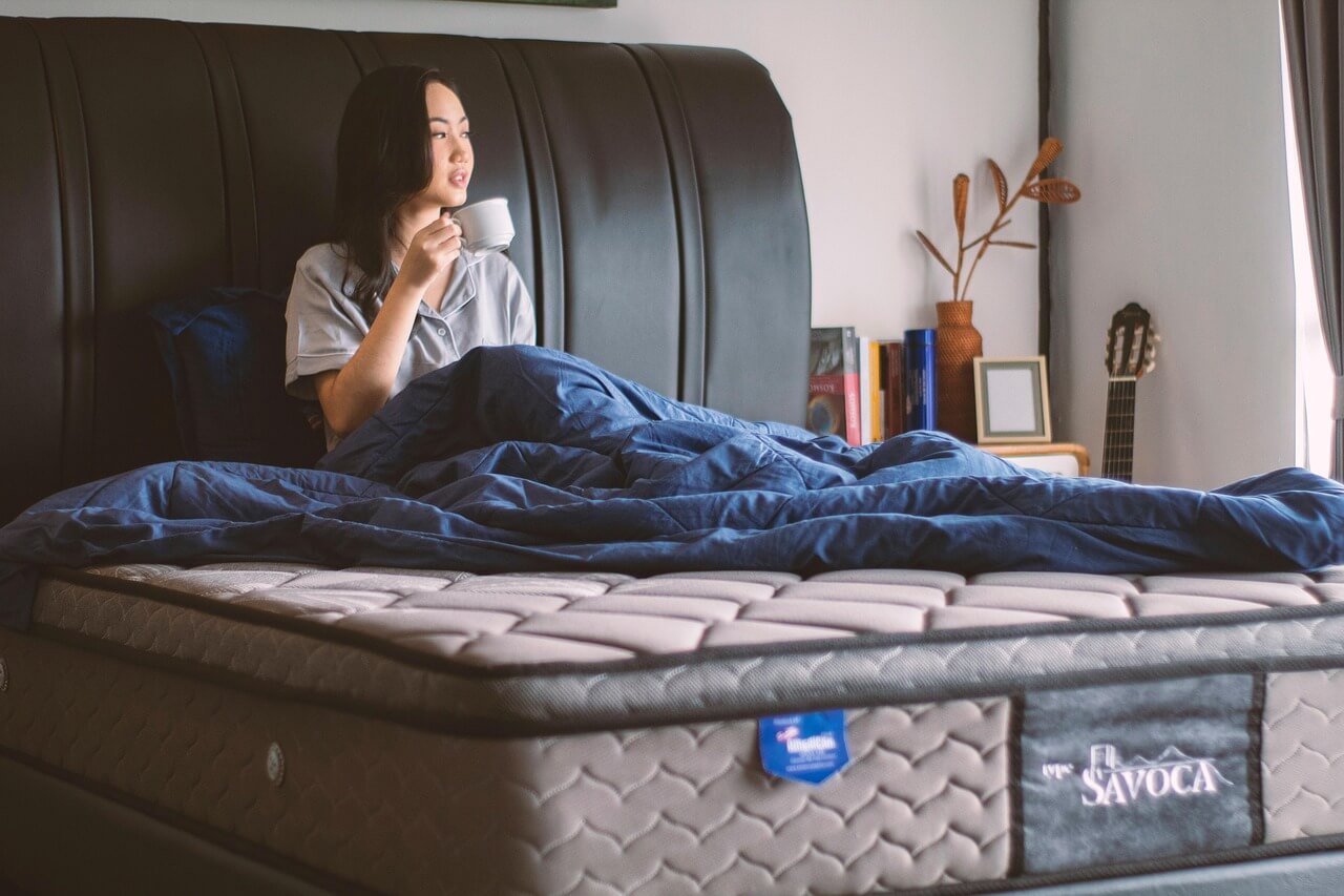 하루 4시간 수면으로도 멀쩡한 사람들: 유전인가, 자기 암시인가?