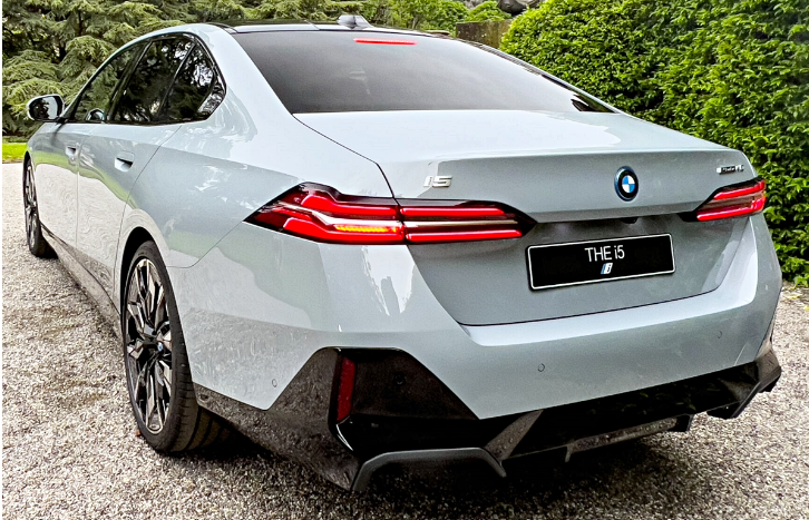 BMW-5시리즈-측후면