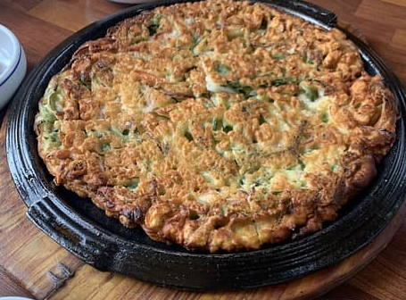 쑥부침개 &ndash; 봄철 해독에 좋은 전통 간식