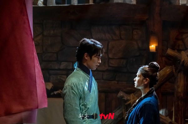 장욱과 무덕
환혼에 한장면