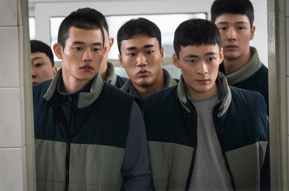 뭔가를-보고-있는-소년원들