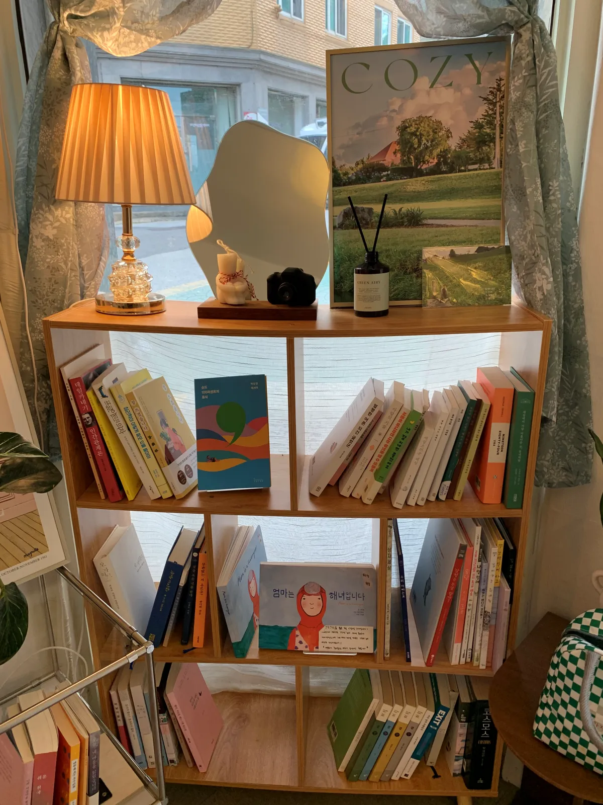 3단책장과-책들