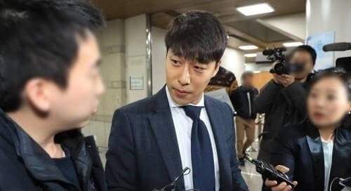 김동성 인민정, 전부인, 연금 박탈