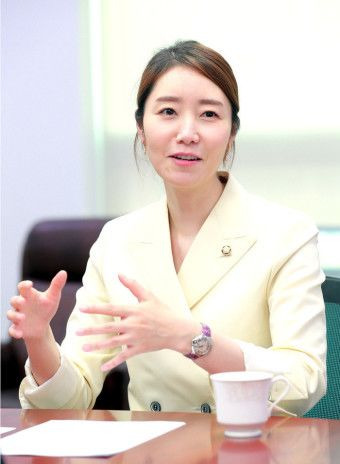 강선우 국회의원 프로필 총정리|나이·고향·학력·남편·가족·정치경력·갑질 의혹·공천헌금 재판