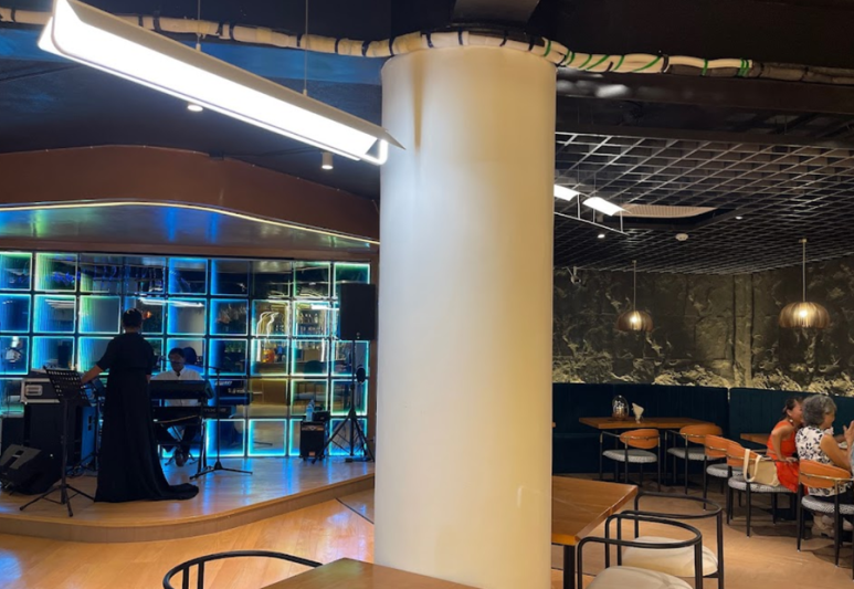 Bravo Kitchen & Bar - Restaurant