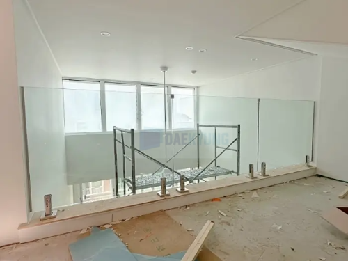 로켓-부속-고정