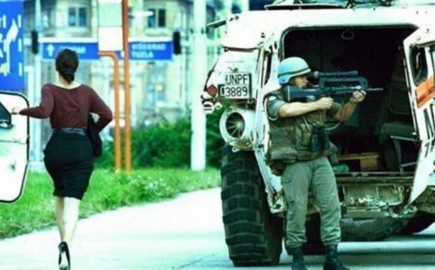 세계다크투어 보스니아전쟁