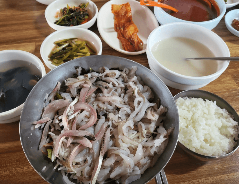 토밥 토요일은 밥이 좋아 제철 회덮밥 경주 맛집