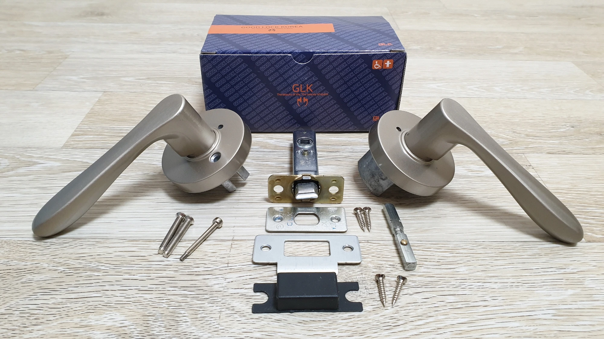 방문 손잡이 구성품