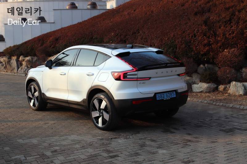 볼보 전기차..‘C40 리차지’